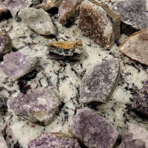 10 Raw Amethyst Beatutifully Cut Crystals - Picture 9 of 15